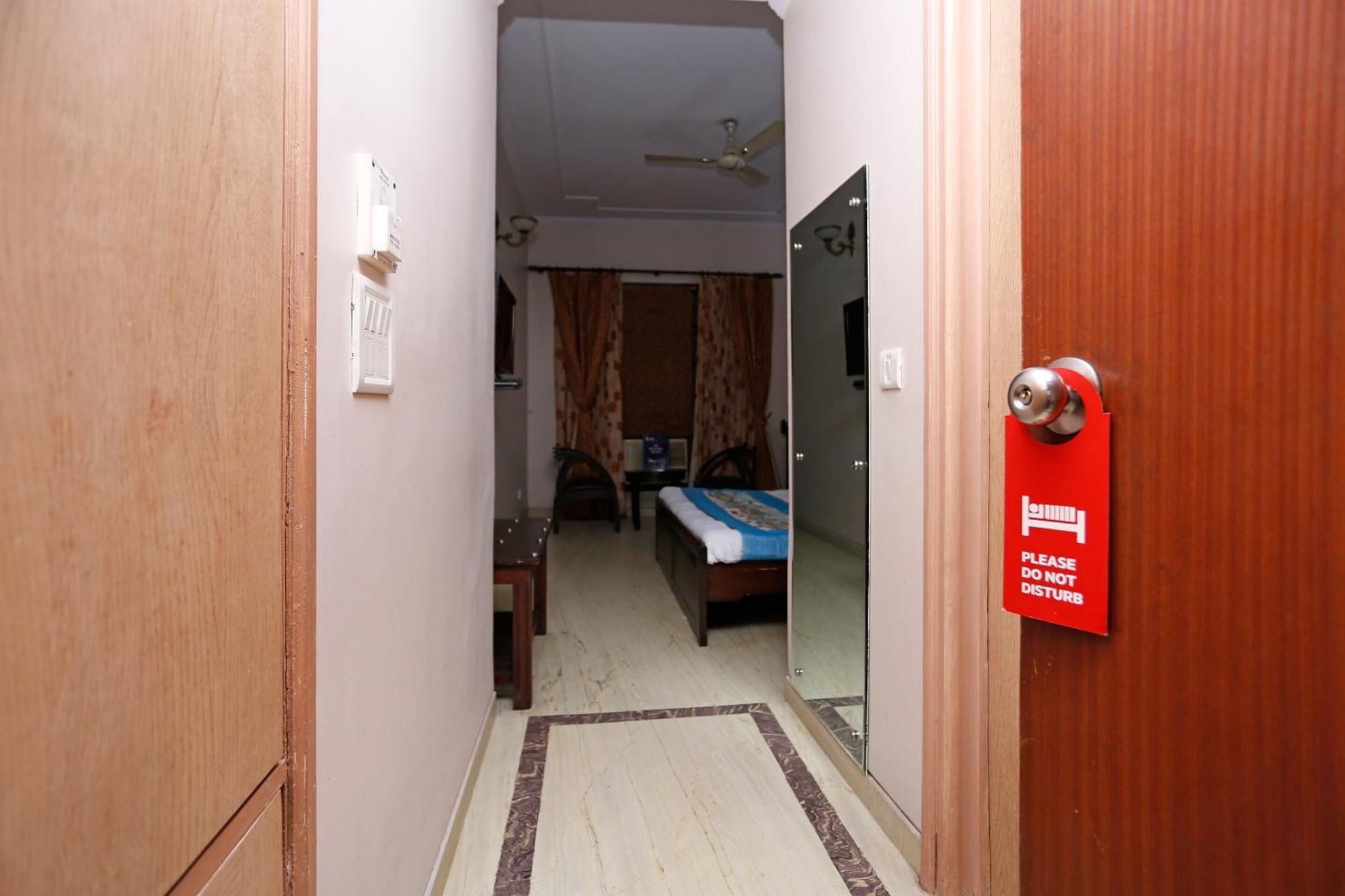 Hotel O Mid Town Delhi  Bagian luar foto