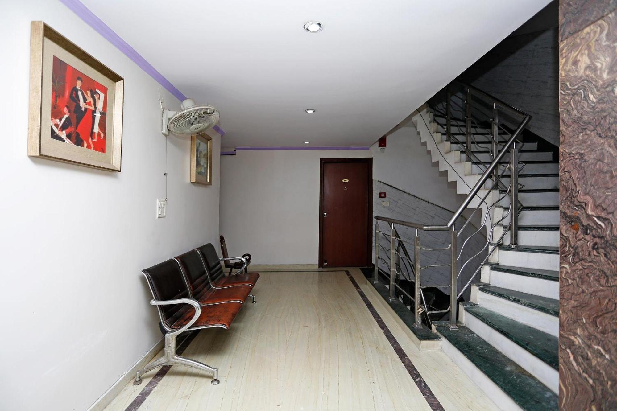 Hotel O Mid Town Delhi  Bagian luar foto