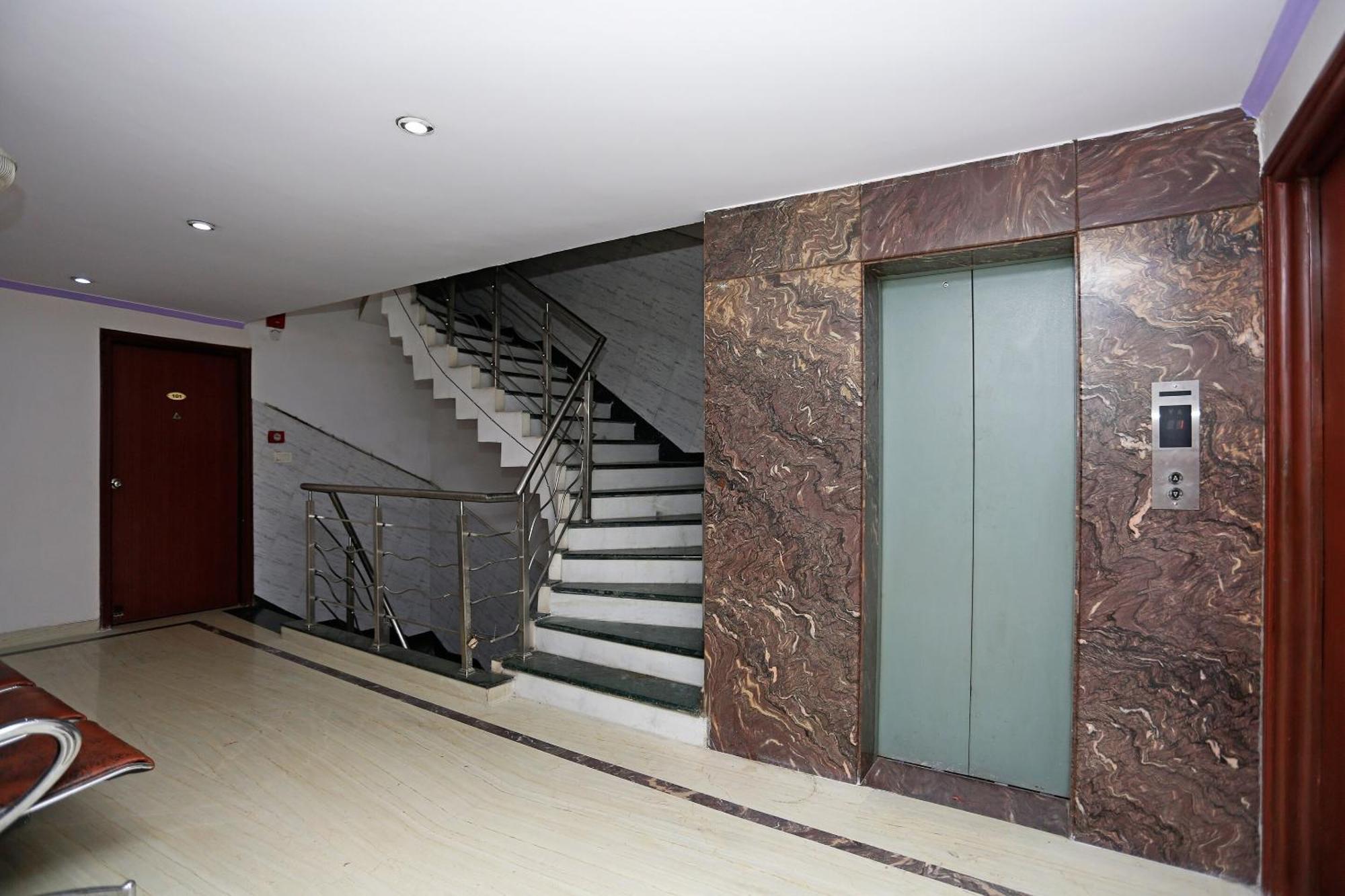 Hotel O Mid Town Delhi  Bagian luar foto