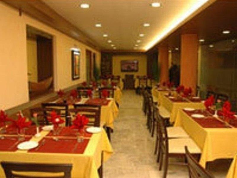 Hotel O Mid Town Delhi  Bagian luar foto