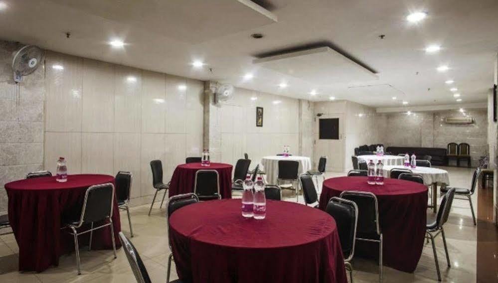 Hotel O Mid Town Delhi  Bagian luar foto
