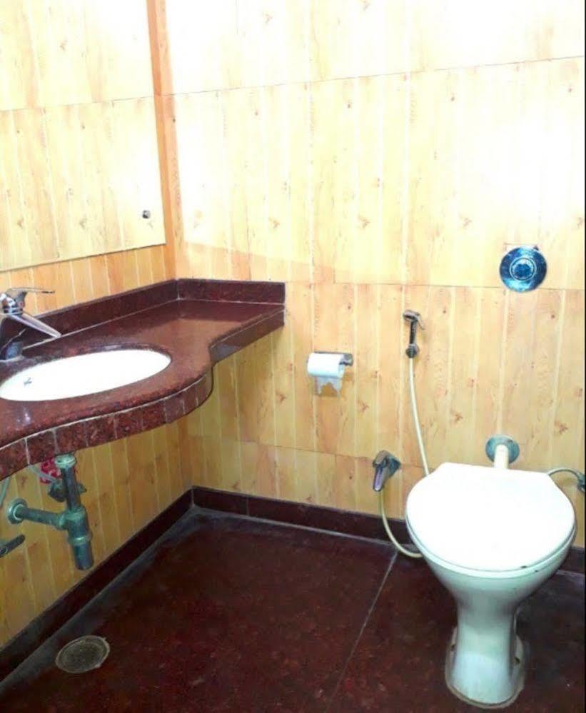 Hotel O Mid Town Delhi  Bagian luar foto