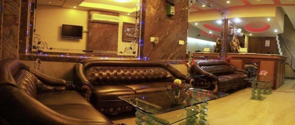 Hotel O Mid Town Delhi  Bagian luar foto